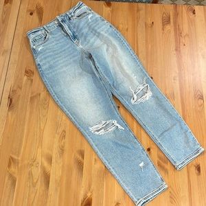 American Eagle Curvy Ripped Mom Jean